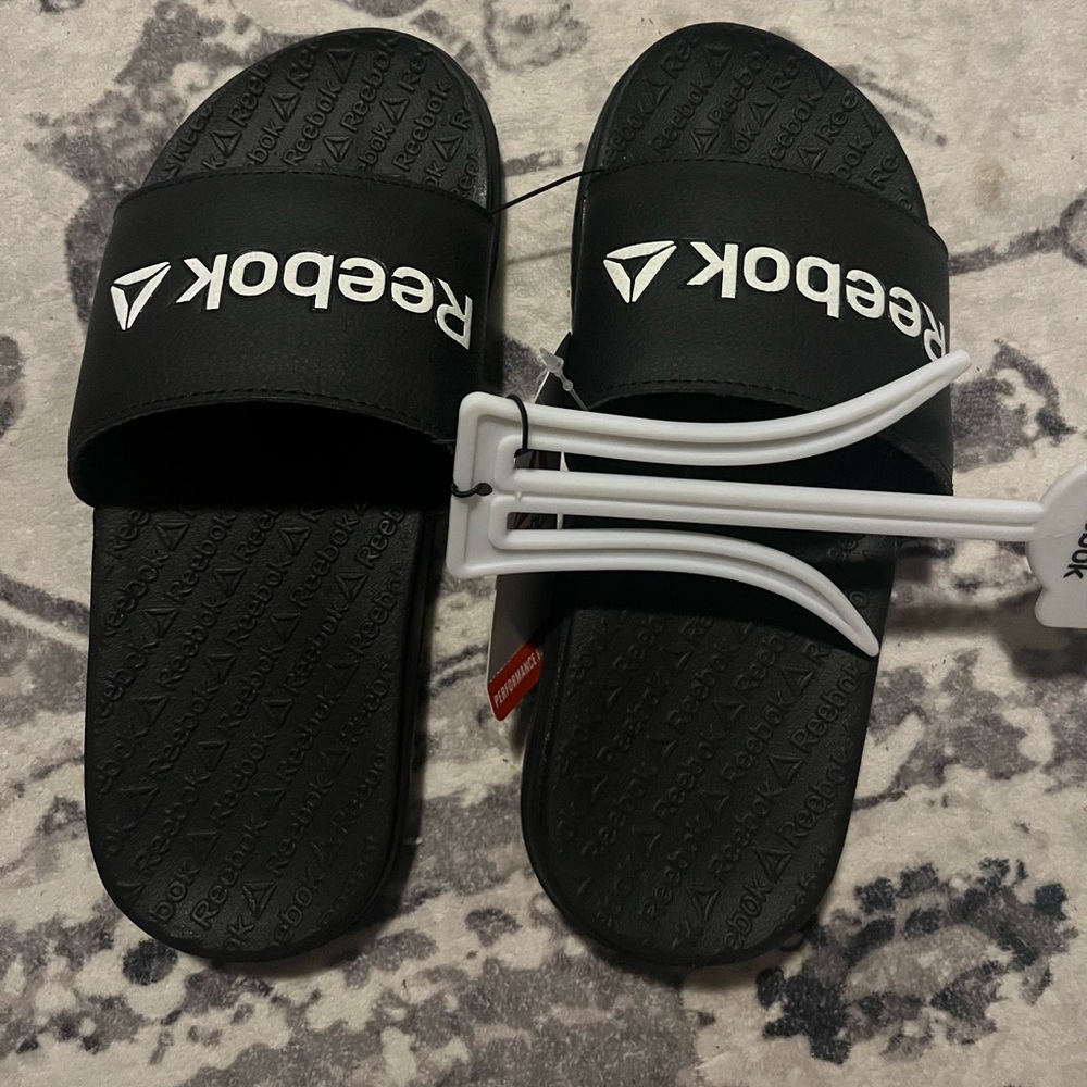 Boys size 4 slides